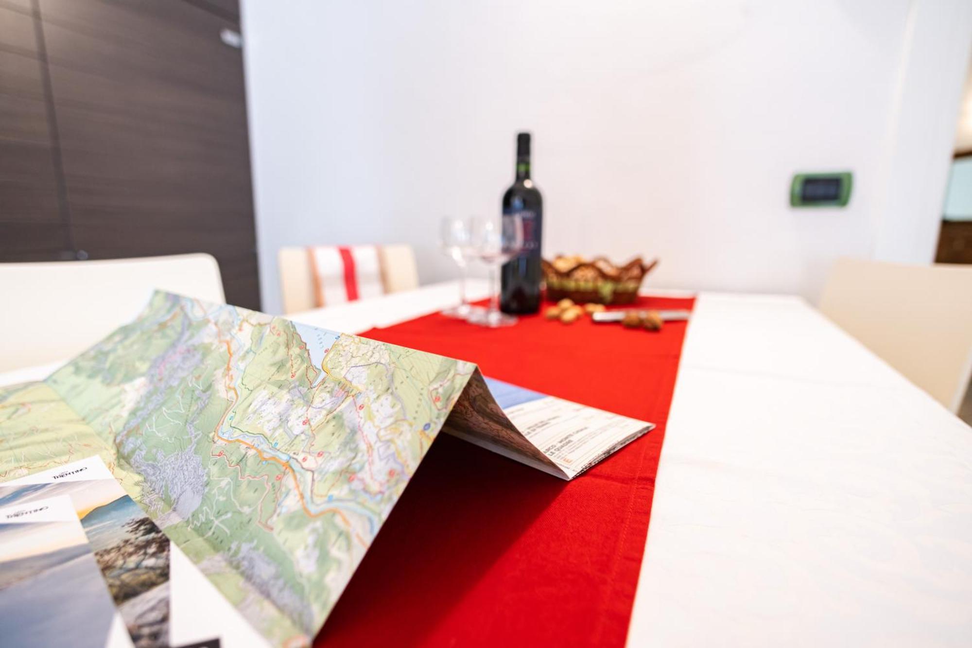 Appartamenti Leon D'Oro Riva del Garda Rom bilde